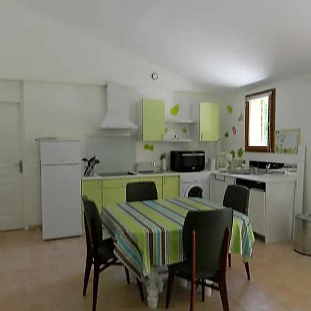 D'hotes L'hermitage Bed & Breakfast 3*